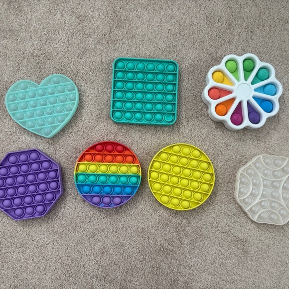 POP IT Fidget Toy Bundle - Picture 3 of 5
